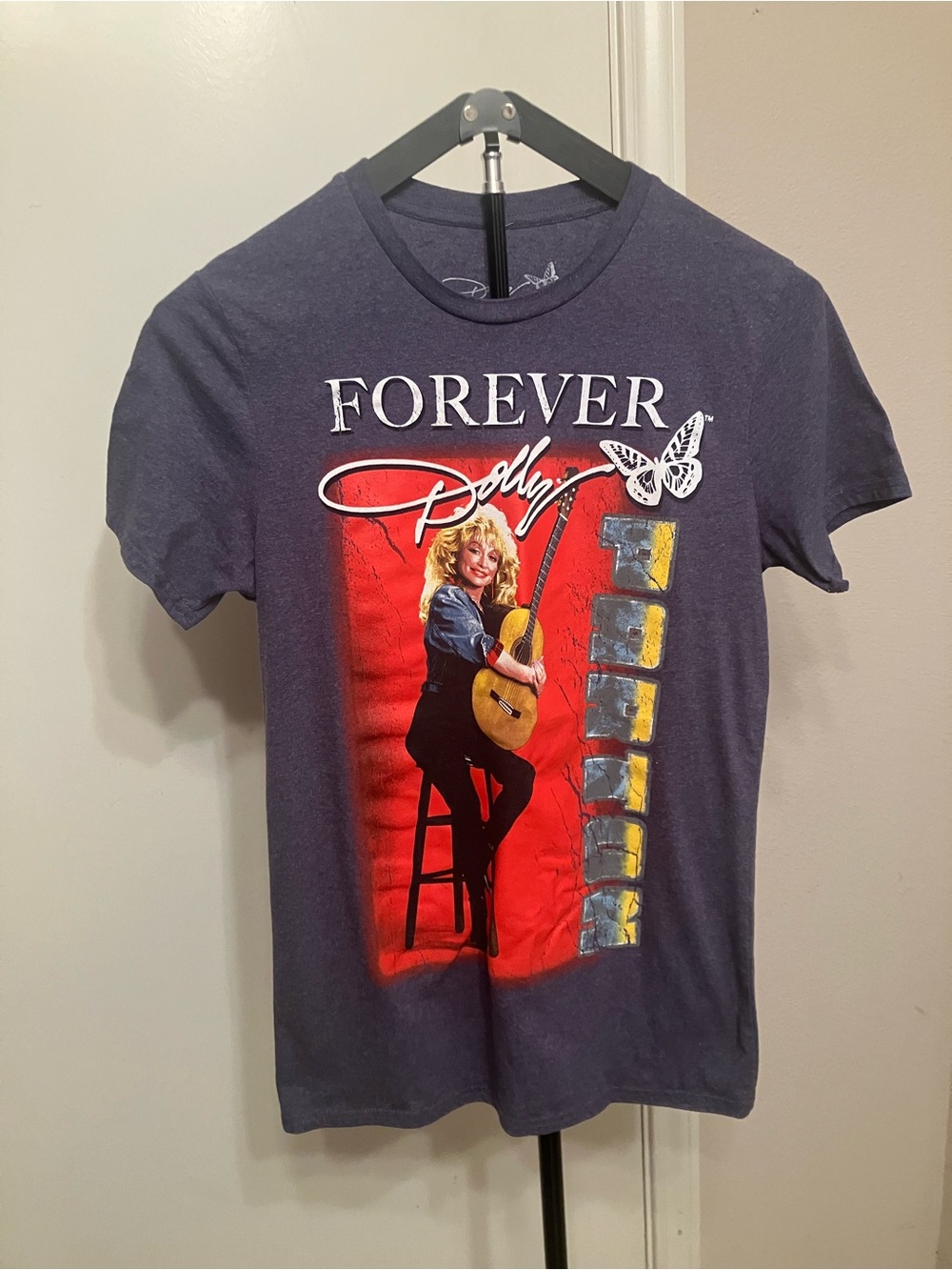 Official Dolly Parton Forever Country Graphic T-Shirt - Size Small